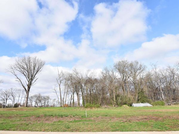 8812 Dahlia Drive, Evansville, IN 47725