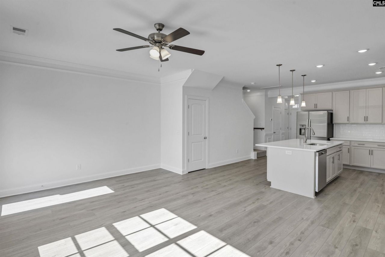 511 Adelaide Court Photo 11