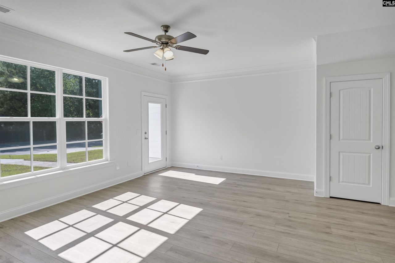 511 Adelaide Court Photo 12