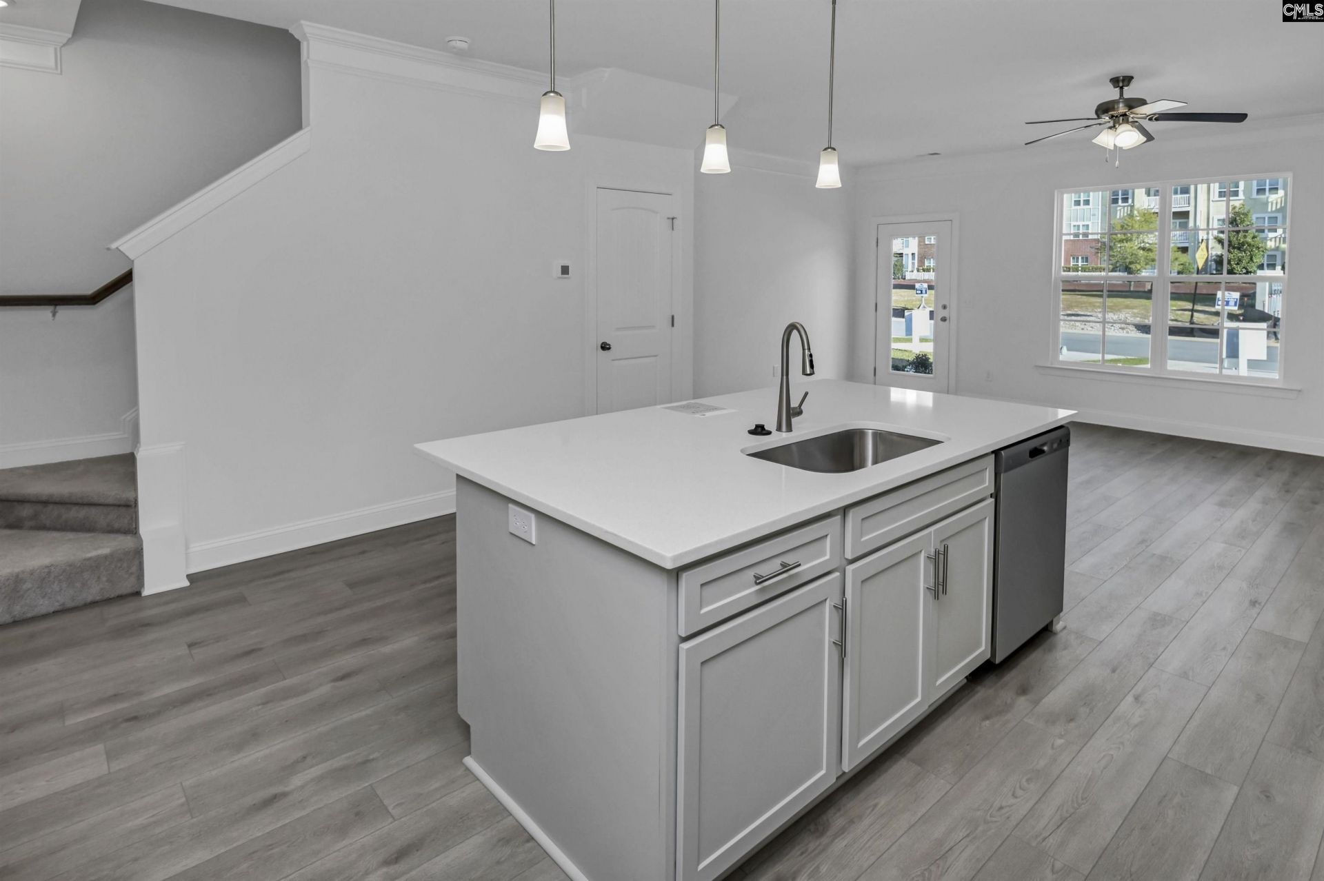 511 Adelaide Court Photo 12