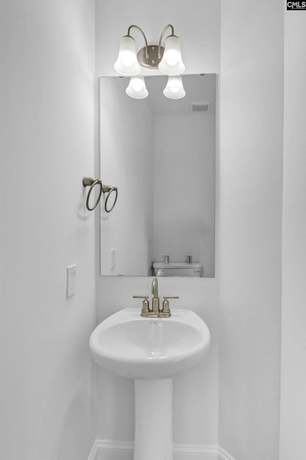 511 Adelaide Court Photo 15