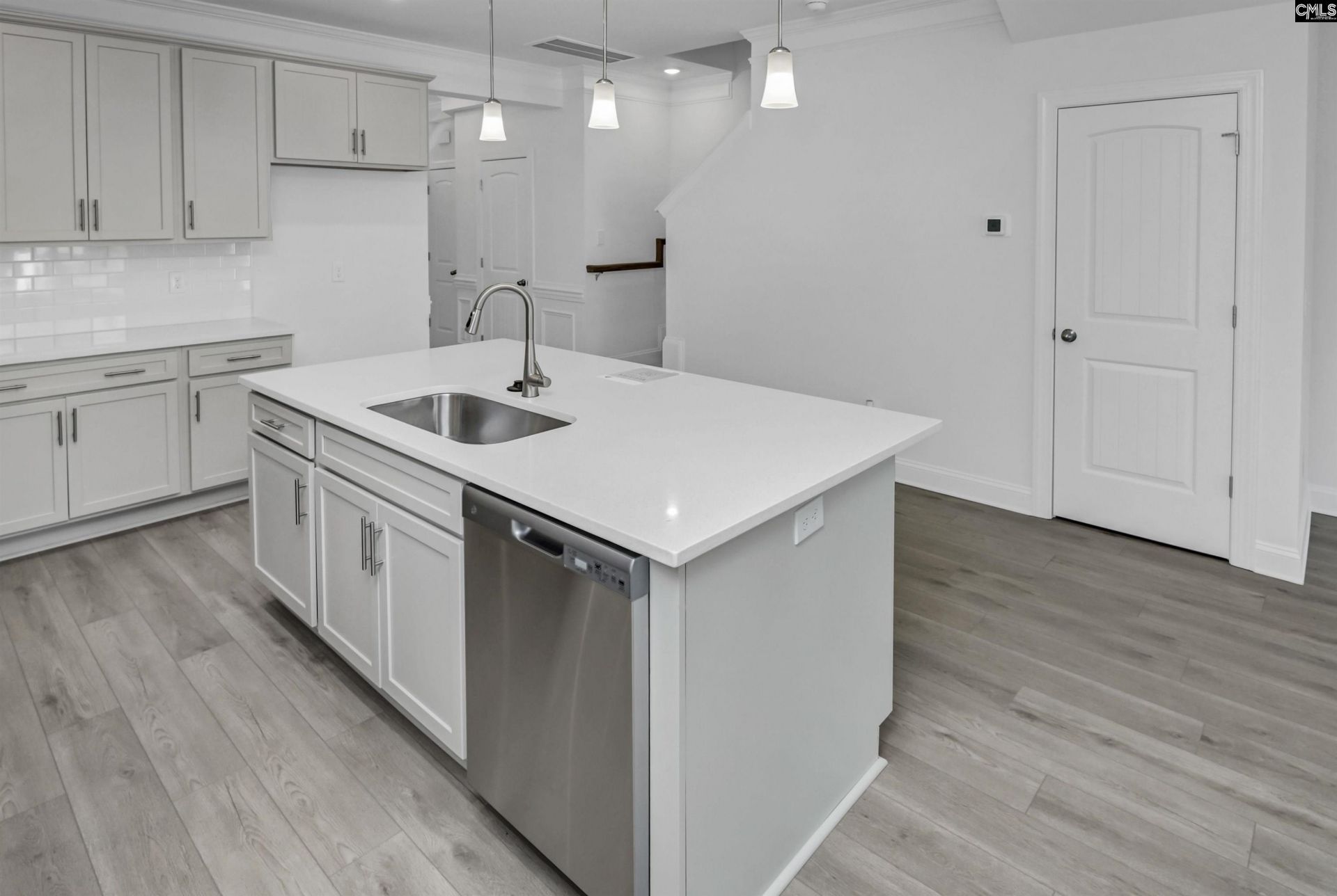 511 Adelaide Court Photo 16