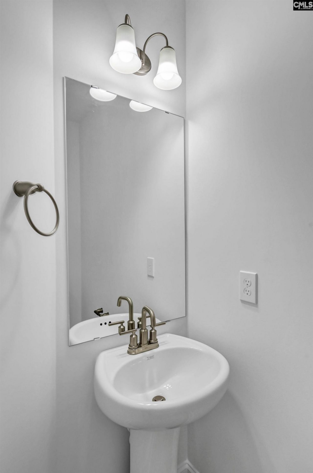 511 Adelaide Court Photo 23