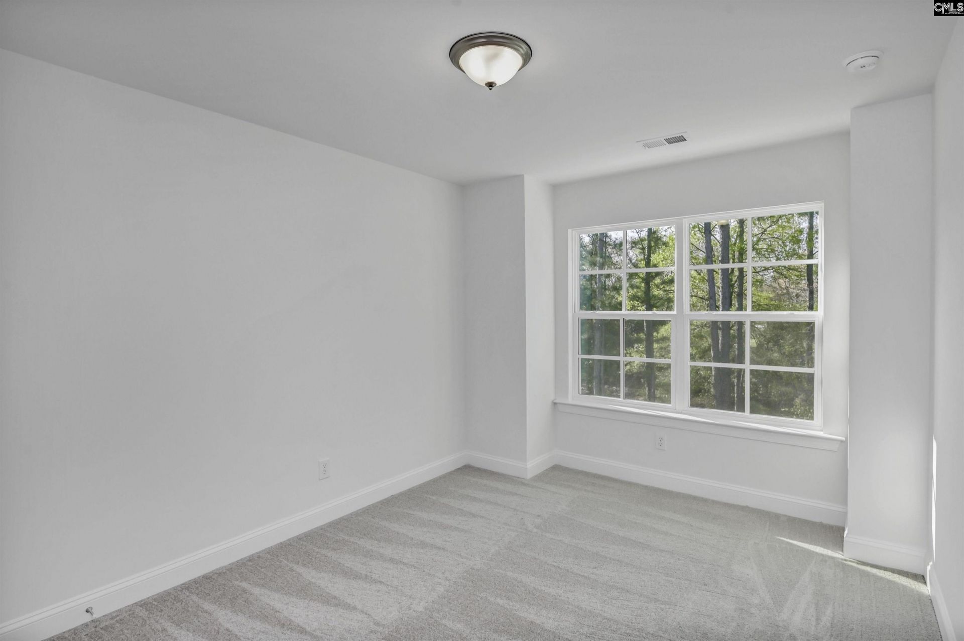 511 Adelaide Court Photo 32