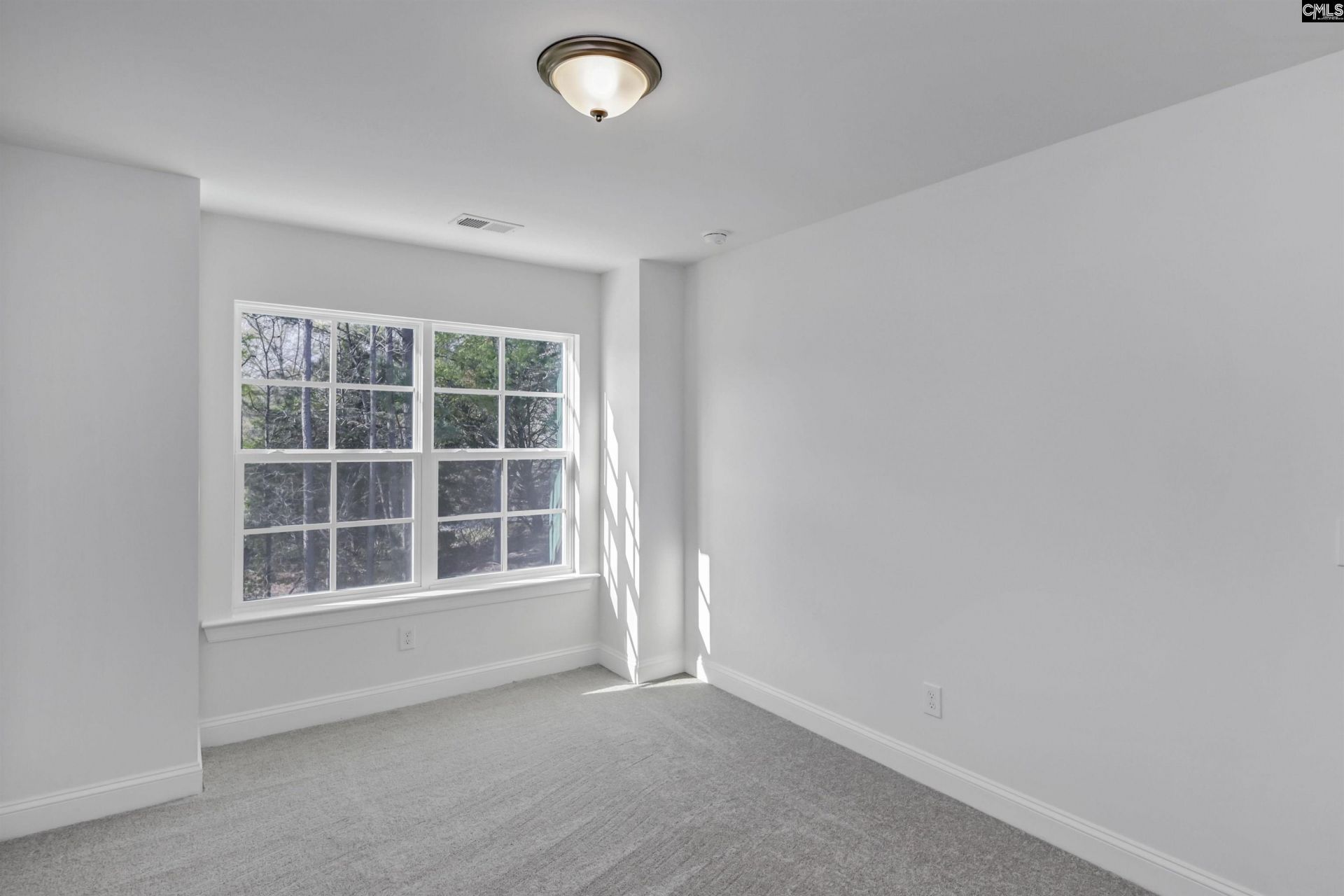 511 Adelaide Court Photo 34