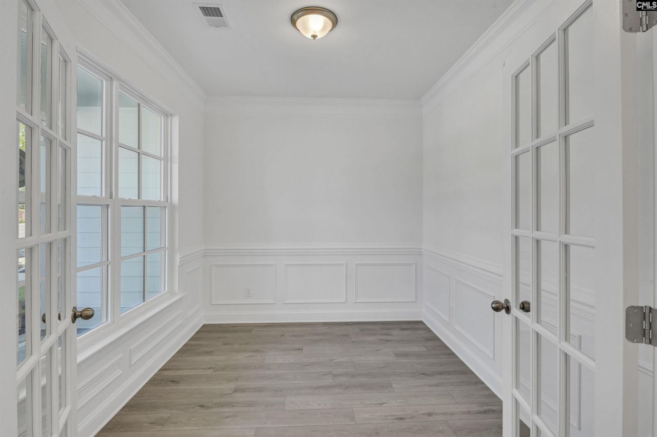 511 Adelaide Court Photo 7