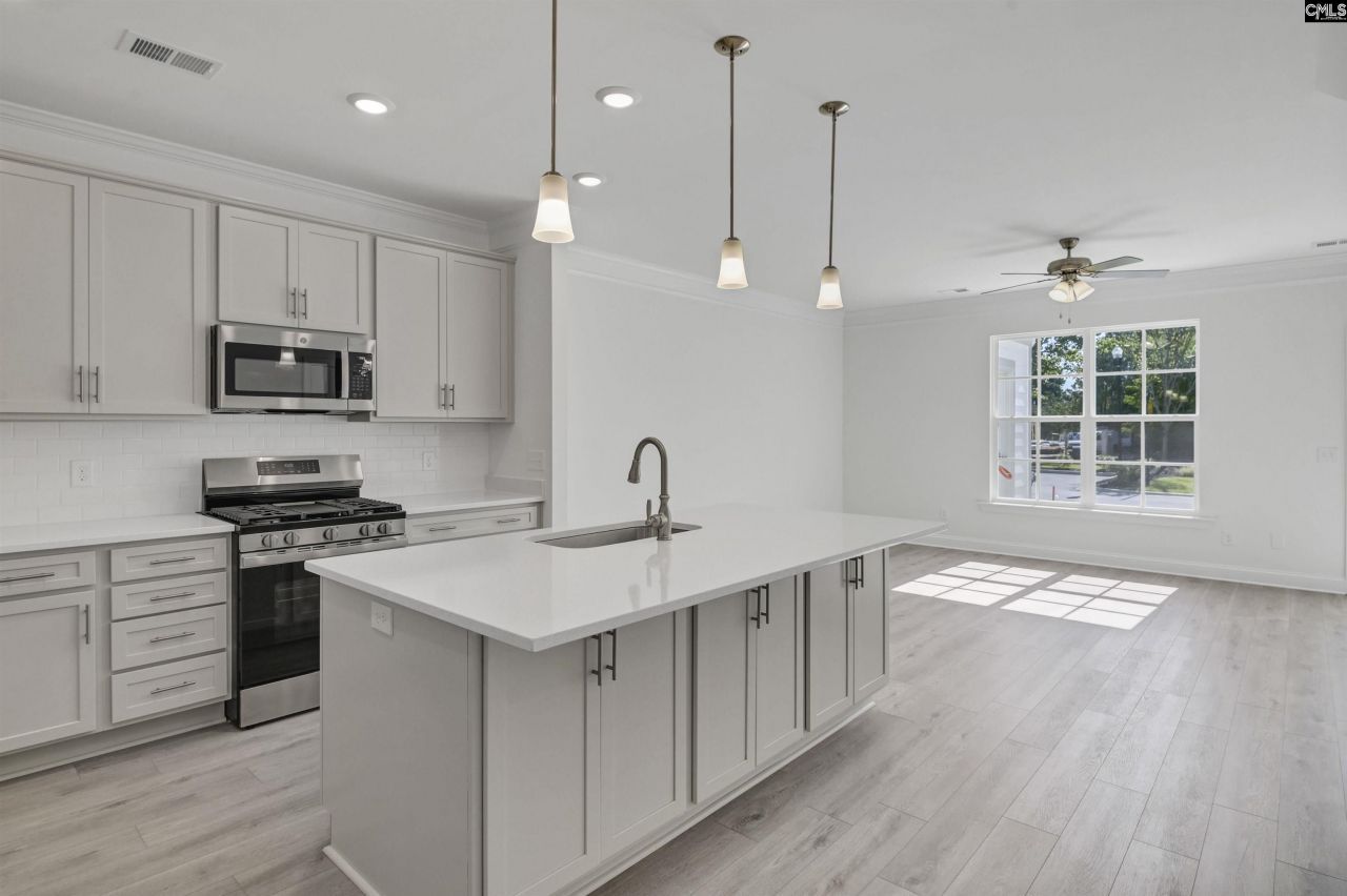 511 Adelaide Court Photo 8