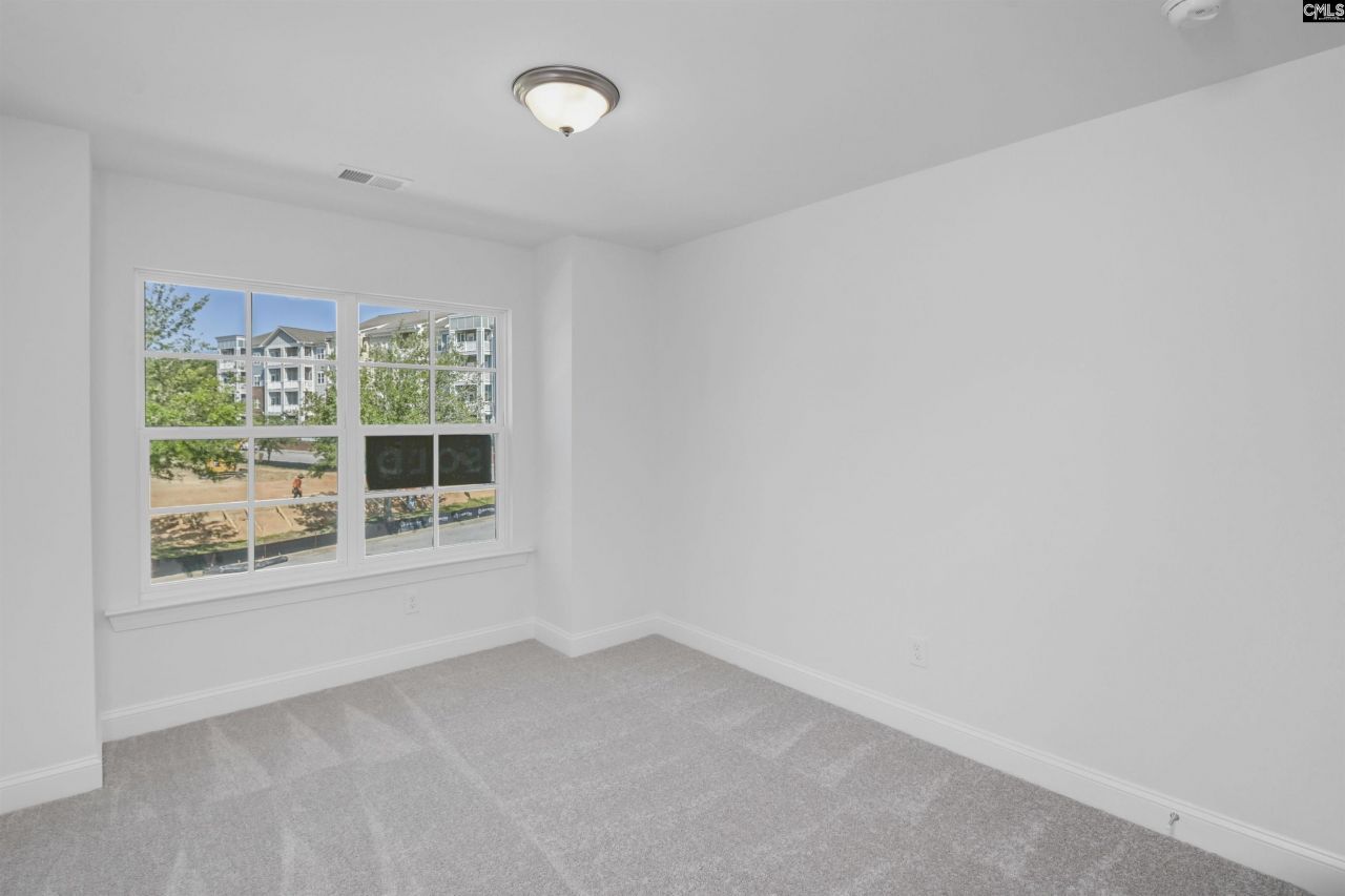 513 Adelaide Court Photo 17
