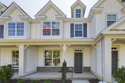 513 Adelaide Court photo 4