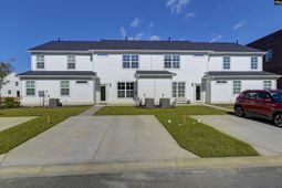 513 Adelaide Court photo 4
