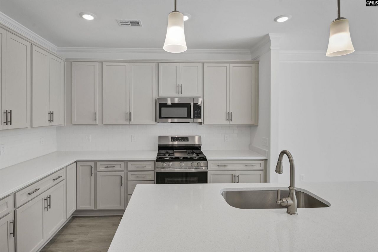 513 Adelaide Court Photo 7