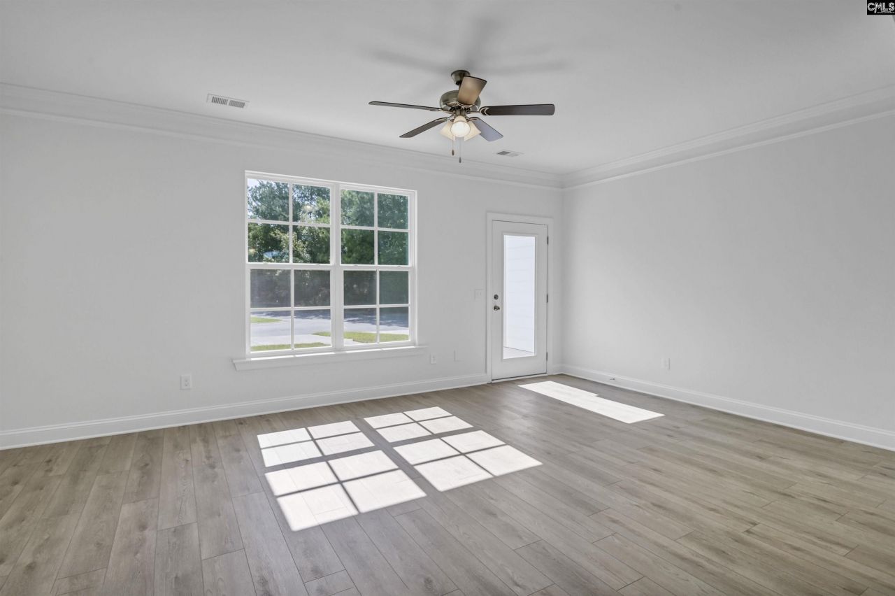513 Adelaide Court Photo 9