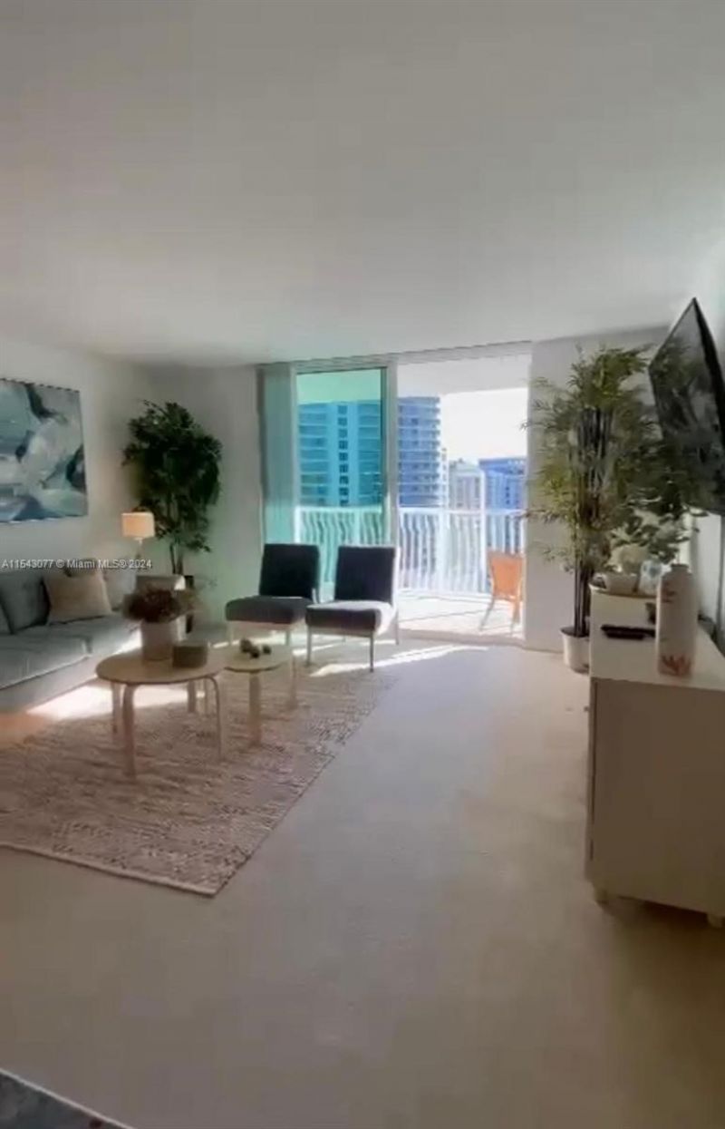 1200 Brickell Bay Dr, Unit 3119, Miami, FL 33131 Photo