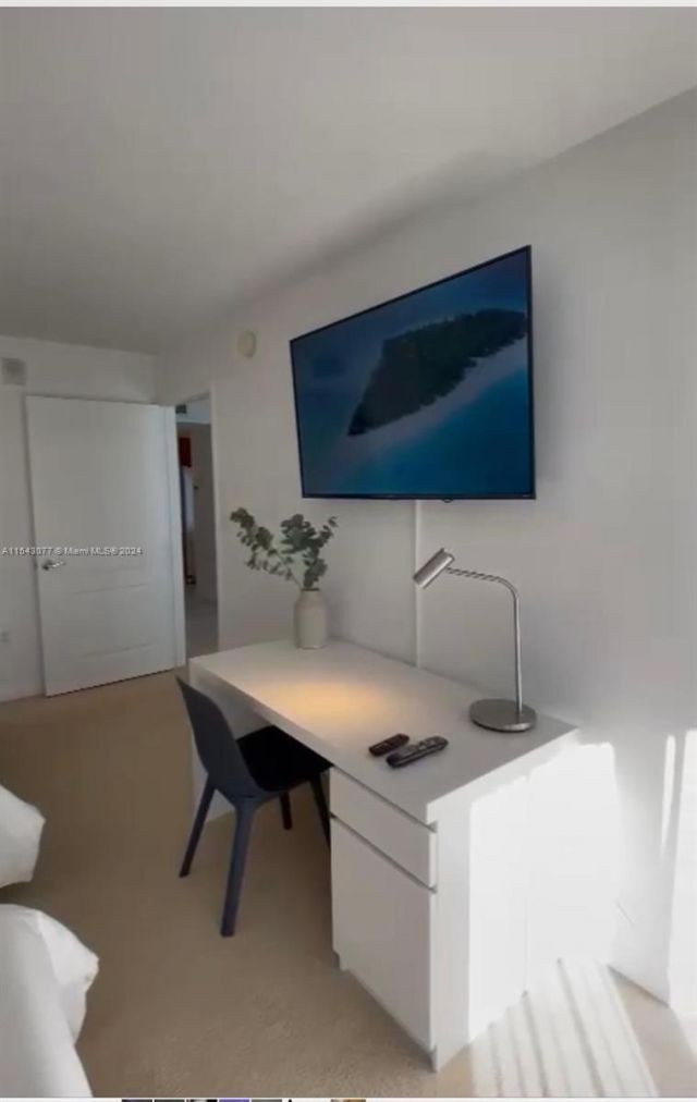 1200 Brickell Bay Dr, Unit 3119, Miami, FL 33131 Photo