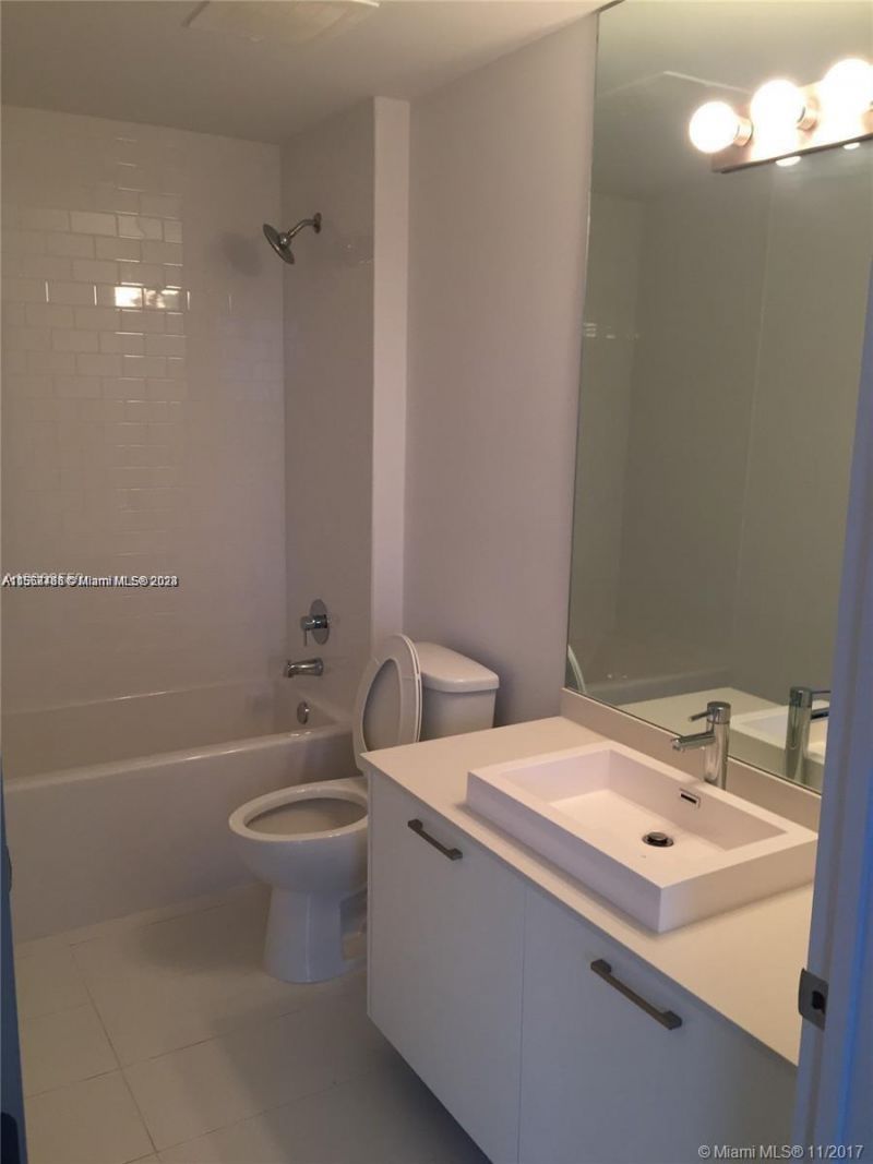 151 SE 1st St, Unit 1505, Miami, FL 33131 Photo