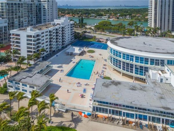 5445 Collins Ave, Unit 1735, Miami Beach, FL 33140