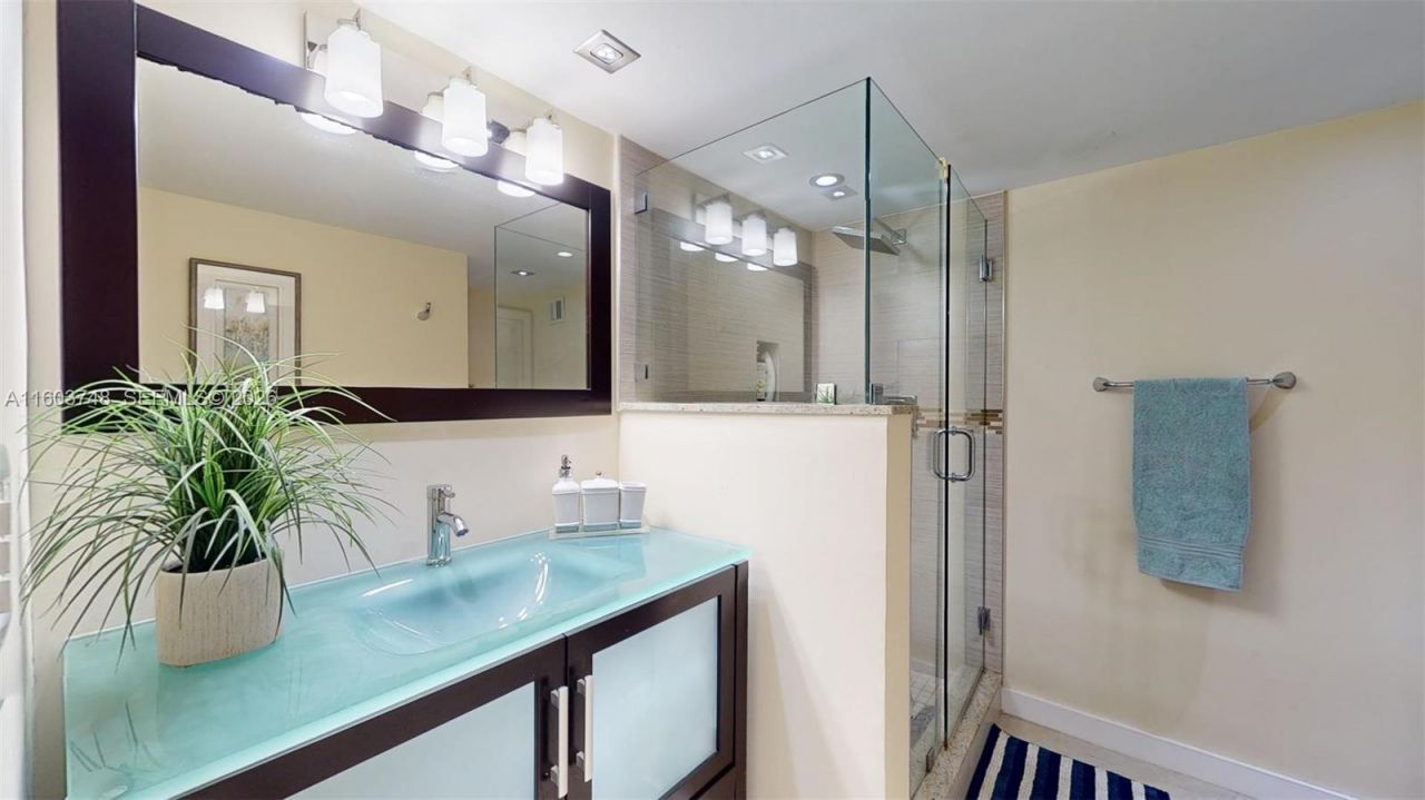 1912 S Ocean Dr, Unit 12C, Hallandale Beach, FL 33009 Photo