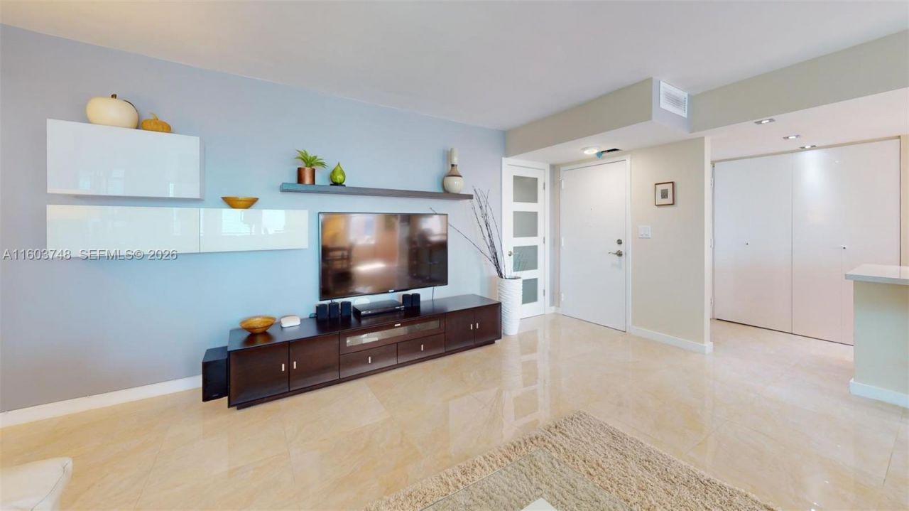 1912 S Ocean Dr, Unit 12C, Hallandale Beach, FL 33009 Photo