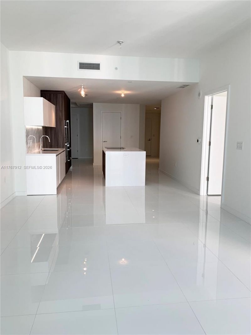 851 NE 1st Ave, Unit 3905, Miami, FL 33132 Photo