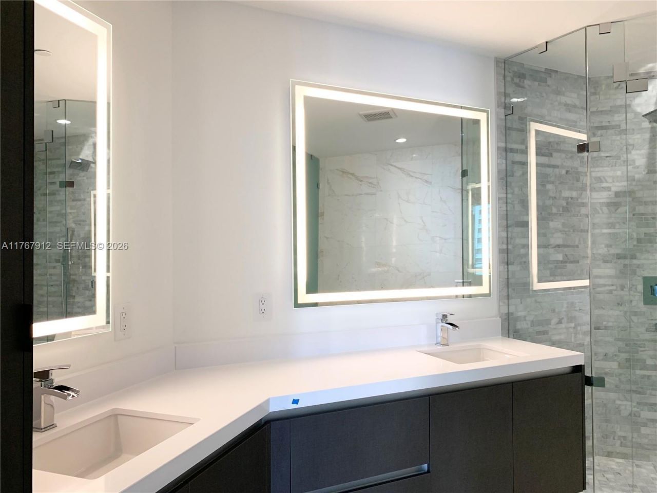 851 NE 1st Ave, Unit 3905, Miami, FL 33132 Photo