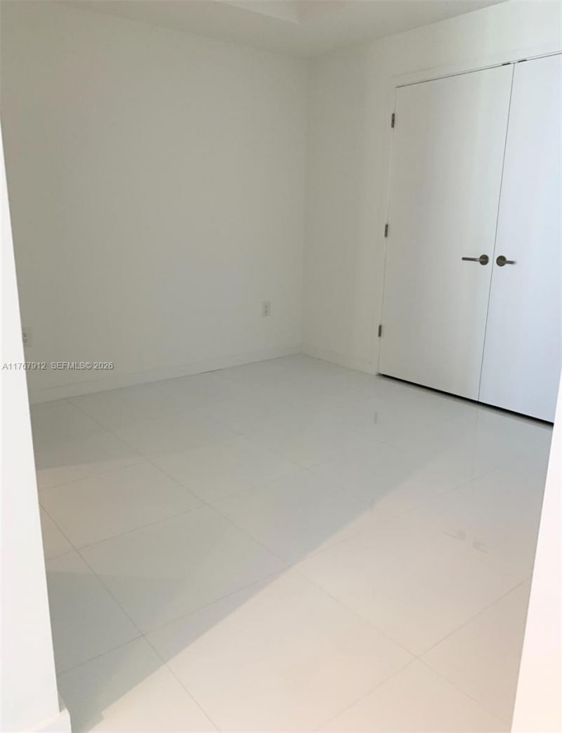 851 NE 1st Ave, Unit 3905, Miami, FL 33132 Photo