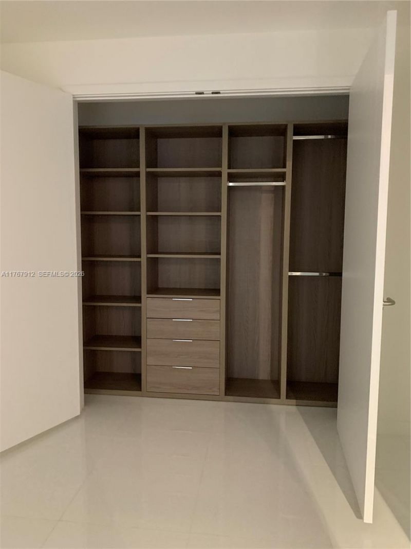 851 NE 1st Ave, Unit 3905, Miami, FL 33132 Photo