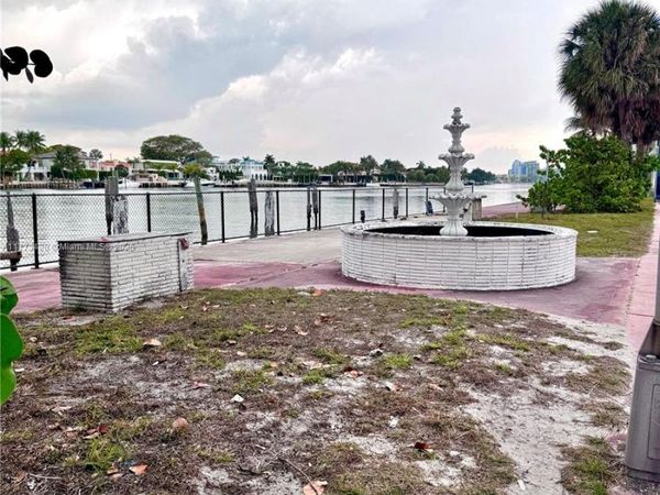 5255 Collins Ave Boat Slip E, Miami Beach, FL 33140