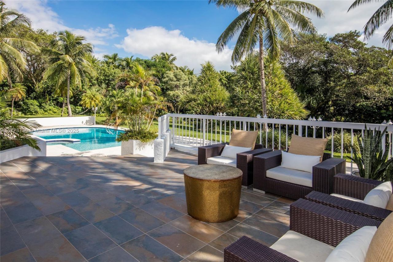 413 Santurce Ave, Coral Gables, FL 33143 Photo