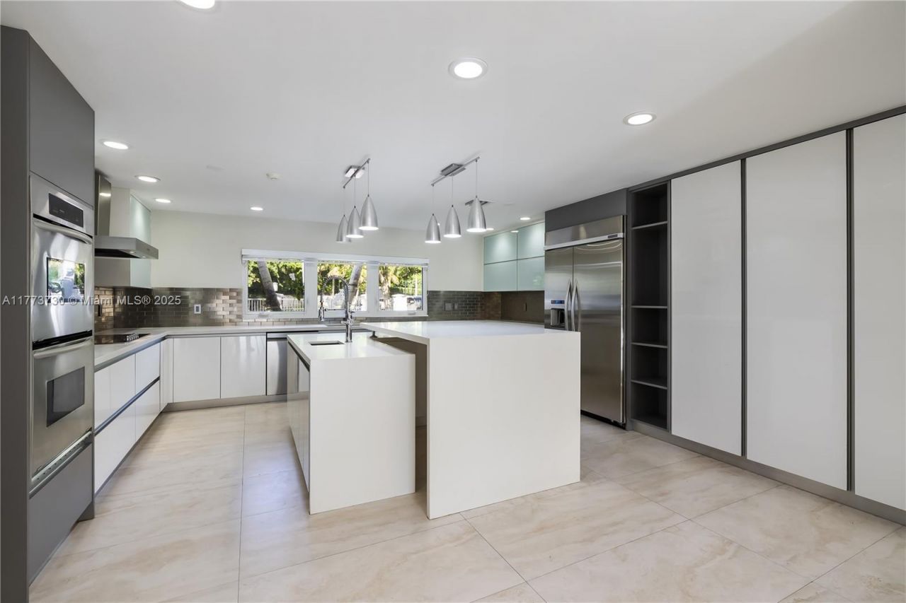 413 Santurce Ave, Coral Gables, FL 33143 Photo