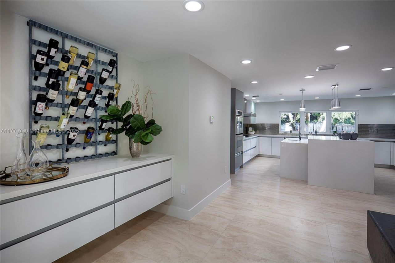 413 Santurce Ave, Coral Gables, FL 33143 Photo