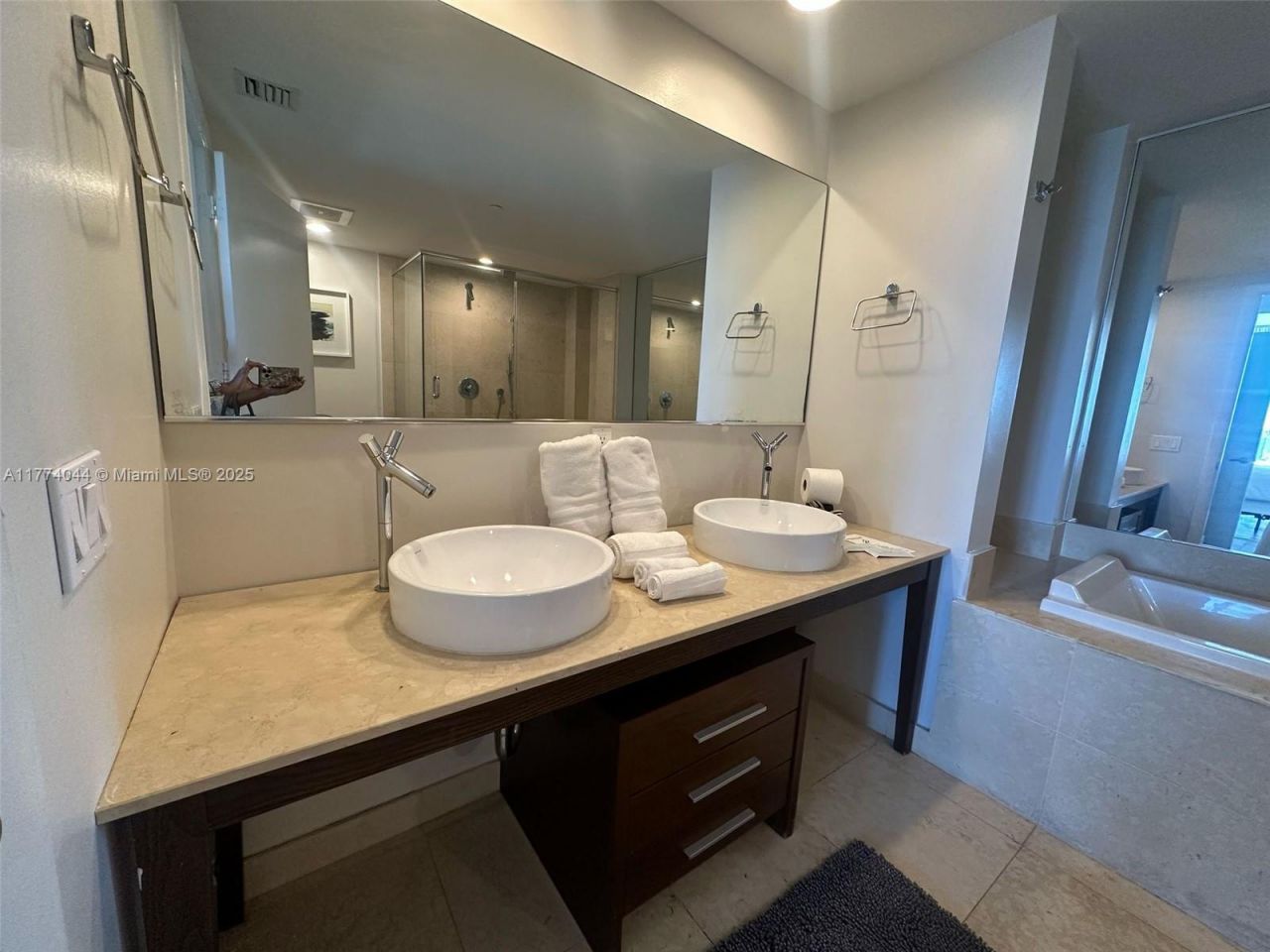 485 Brickell Ave, Unit 4408, Miami, FL 33131 Photo