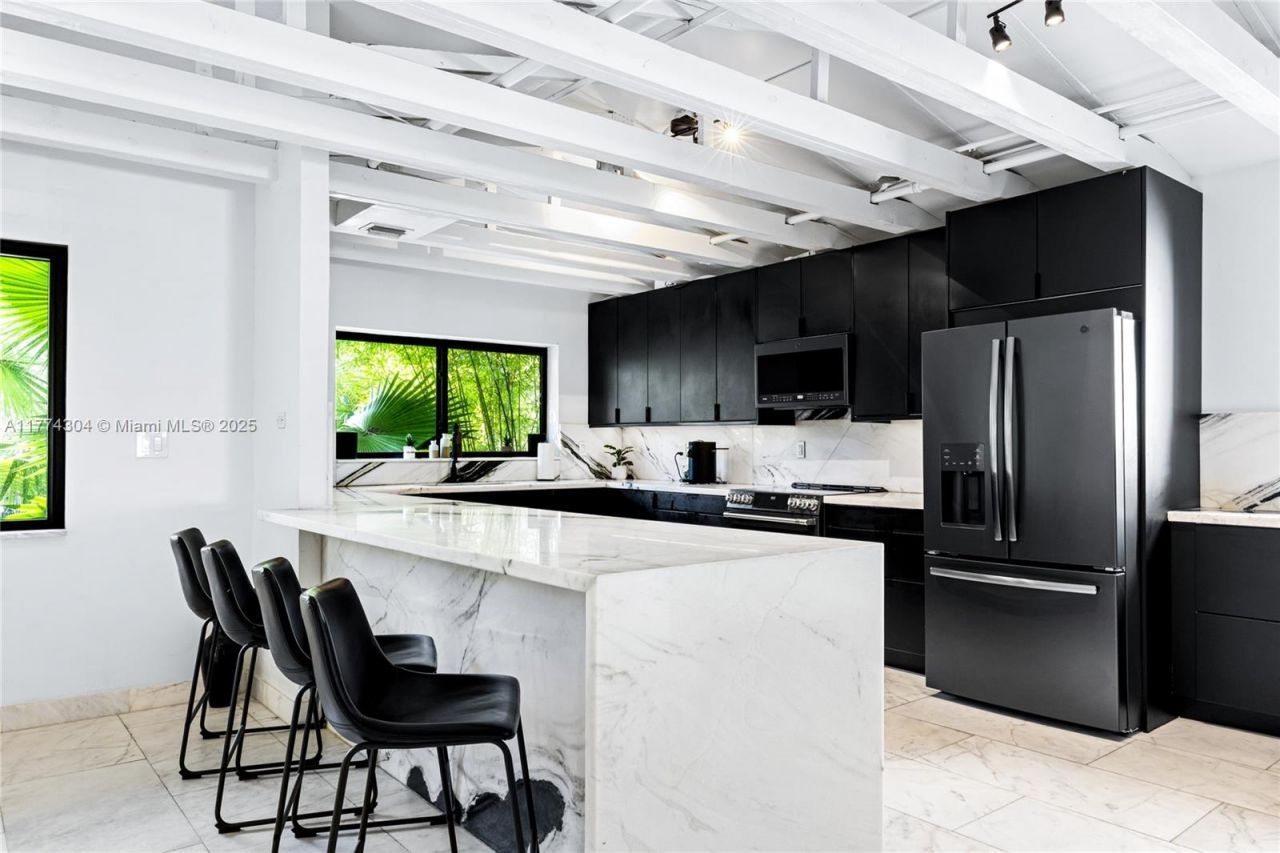 1061 NW North River Dr, Miami, FL 33136 Photo