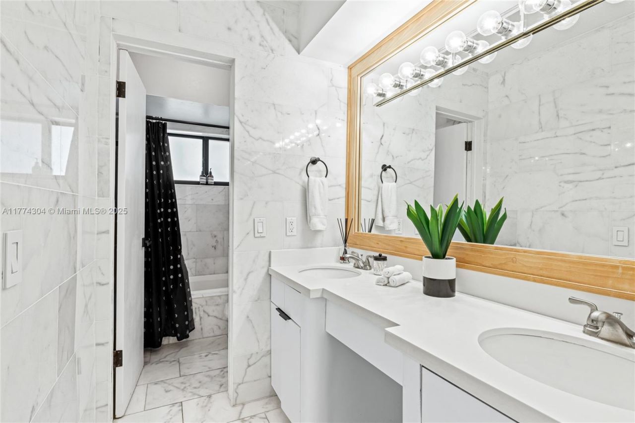 1061 NW North River Dr, Miami, FL 33136 Photo