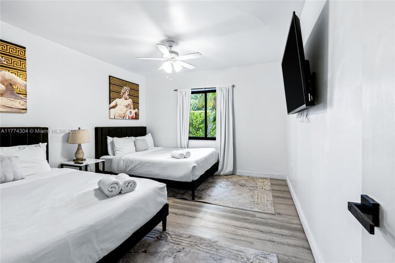 1061 NW North River Dr, Miami, FL 33136 Photo