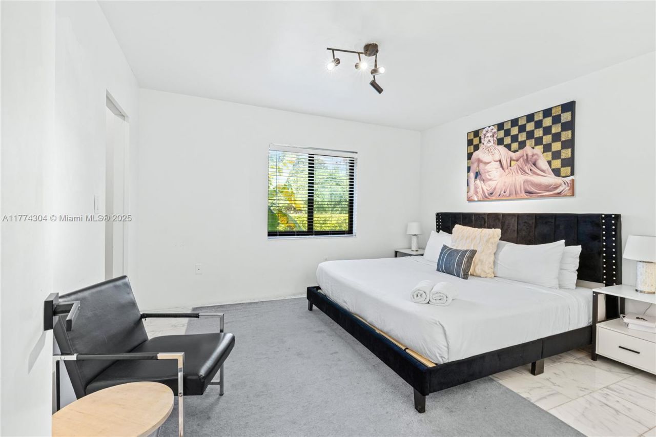 1061 NW North River Dr, Miami, FL 33136 Photo