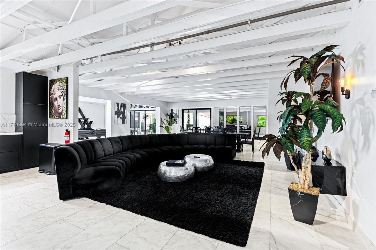 1061 NW North River Dr, Miami, FL 33136 Photo