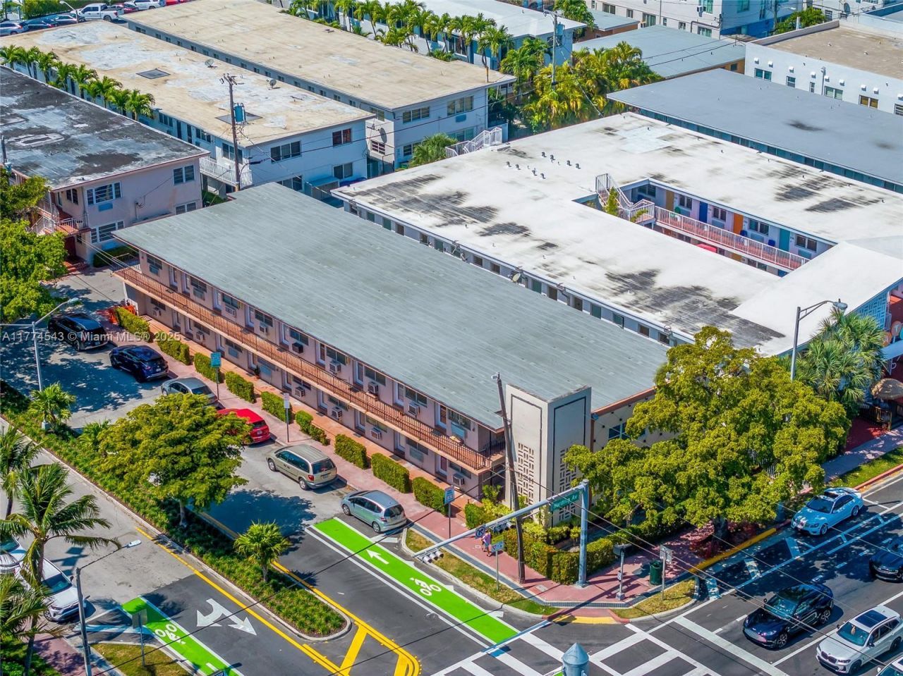 7300 Harding Ave, Miami Beach, FL 33141 Photo