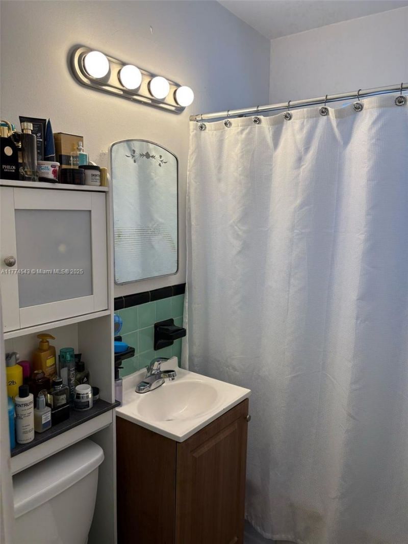 7300 Harding Ave, Miami Beach, FL 33141 Photo