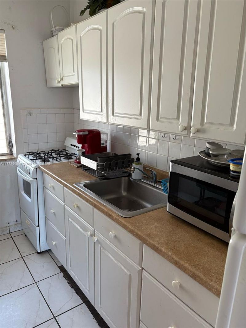 7300 Harding Ave, Miami Beach, FL 33141 Photo