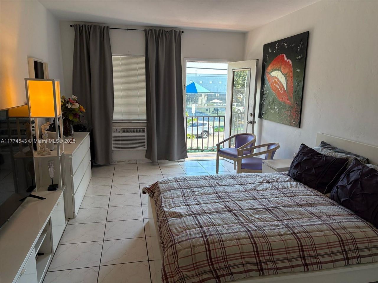 7300 Harding Ave, Miami Beach, FL 33141 Photo