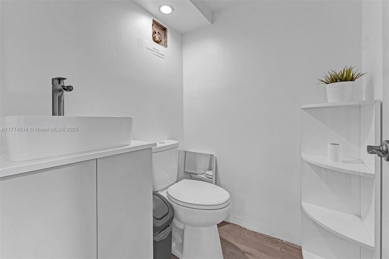 Please Call For Address, Medley, FL 33166 Photo