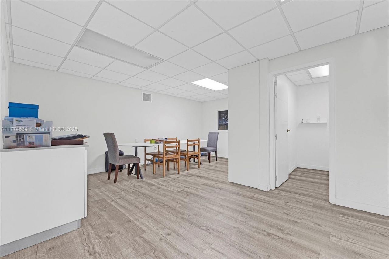 Please Call For Address, Medley, FL 33166 Photo