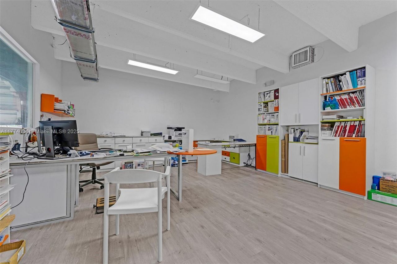 Please Call For Address, Medley, FL 33166 Photo