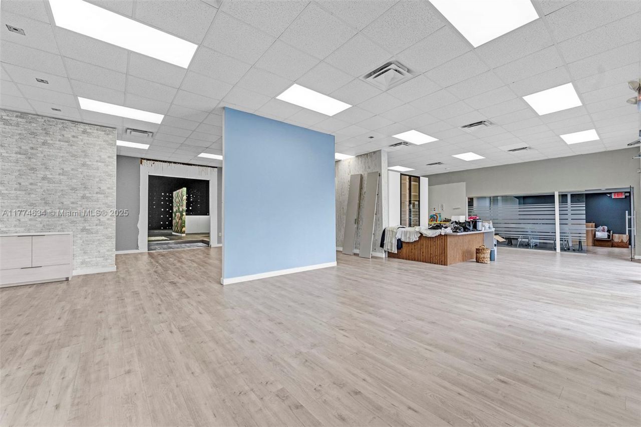 Please Call For Address, Medley, FL 33166 Photo