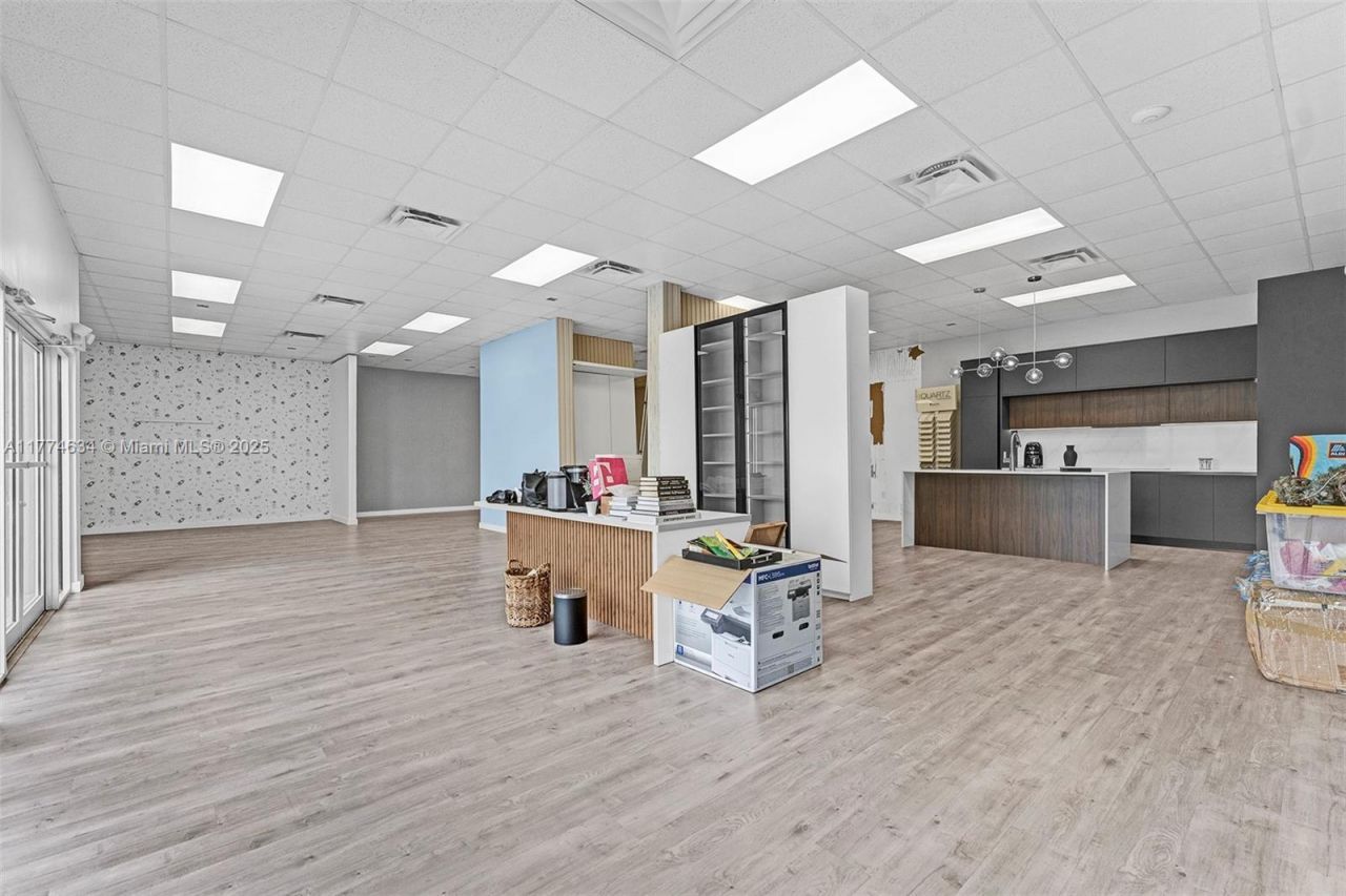 Please Call For Address, Medley, FL 33166 Photo