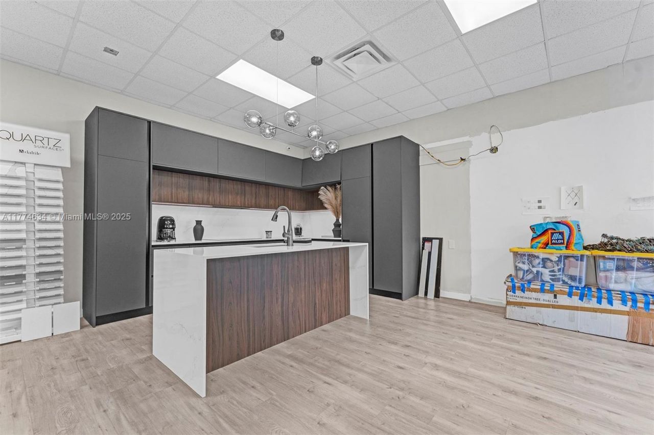 Please Call For Address, Medley, FL 33166 Photo