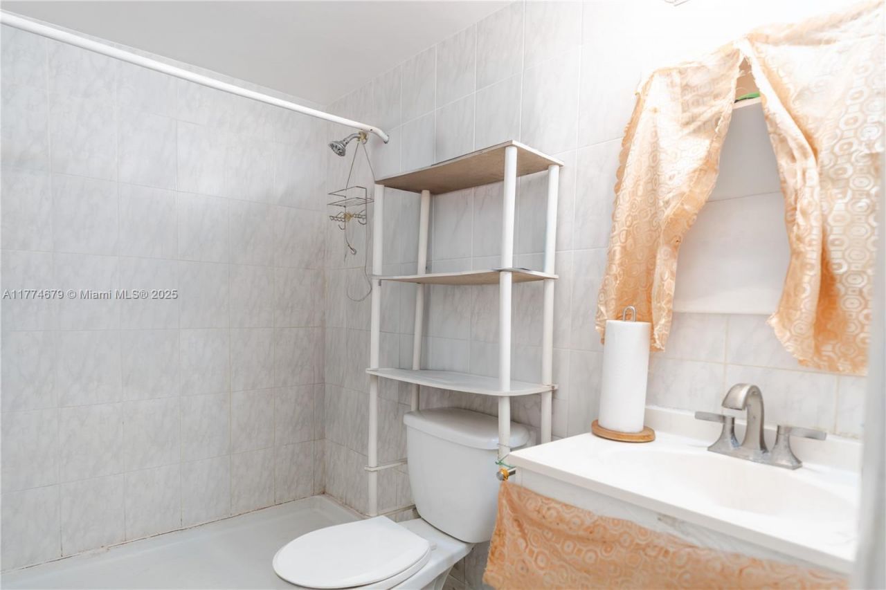 15610 NE 6th Ave, Unit 10B, Miami, FL 33162 Photo