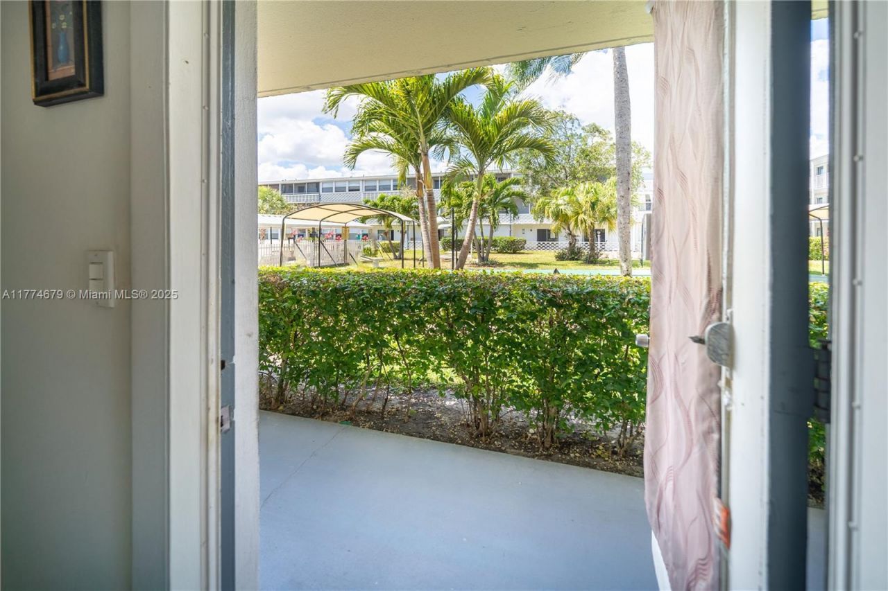 15610 NE 6th Ave, Unit 10B, Miami, FL 33162 Photo