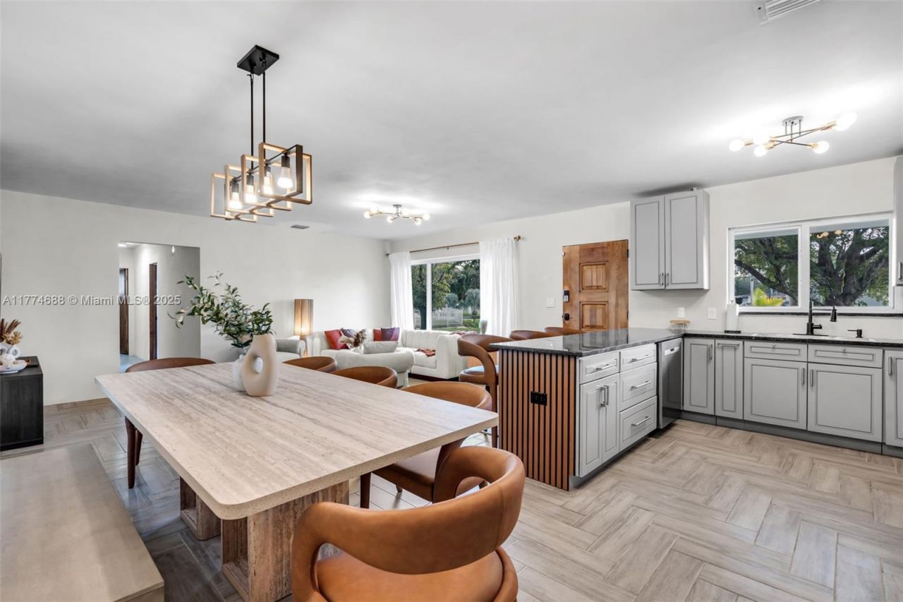 535 N Biscayne River Dr, Unit 1, Miami, FL 33169 Photo