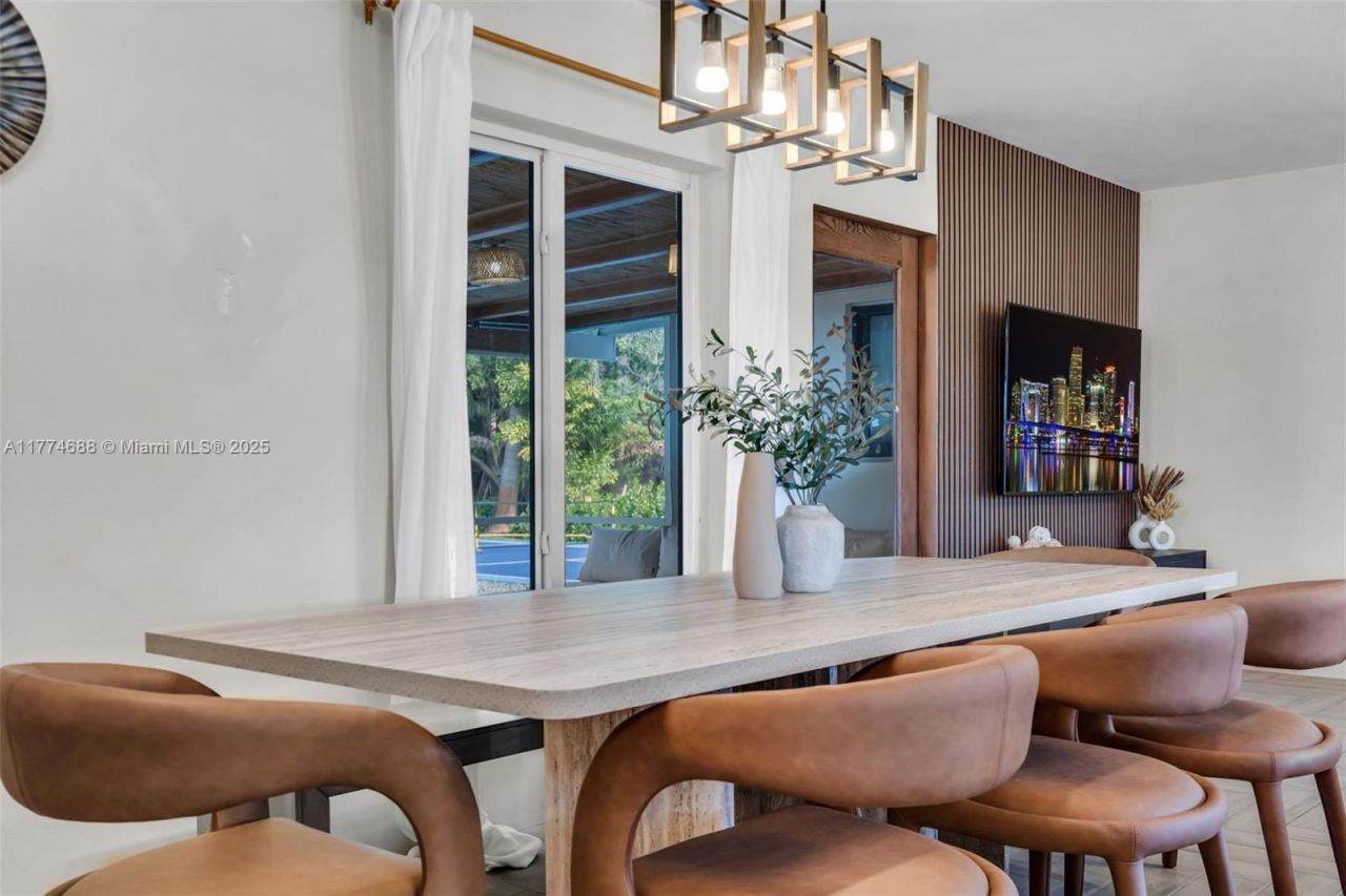 535 N Biscayne River Dr, Unit 1, Miami, FL 33169 Photo